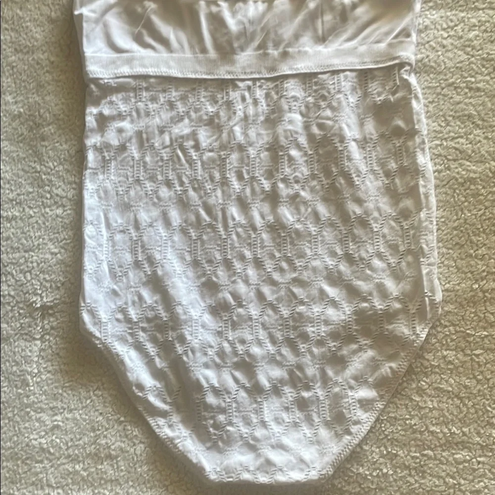 XOXO Bodysuit - Picture 6 of 7